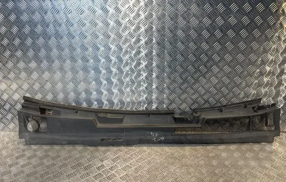 Wiper trim