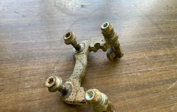 Peugeot 807 Brake caliper pad carrier rear 
