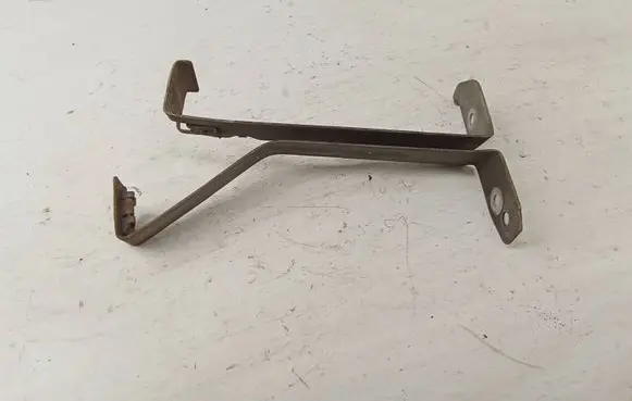 Mercedes-Benz E W212 Front bumper mounting bracket A2045241440
