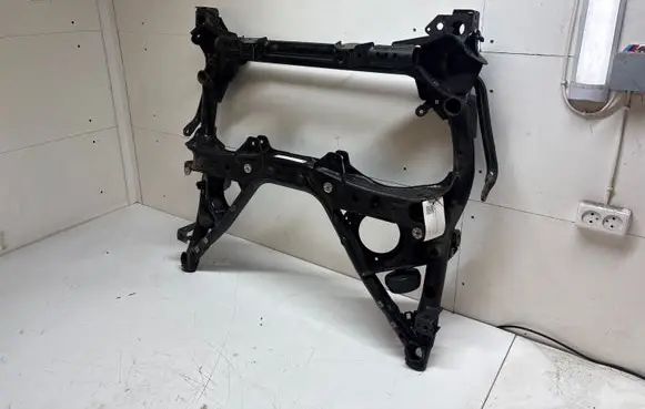 BMW 2 F22 F23 Front subframe 6863005 101154