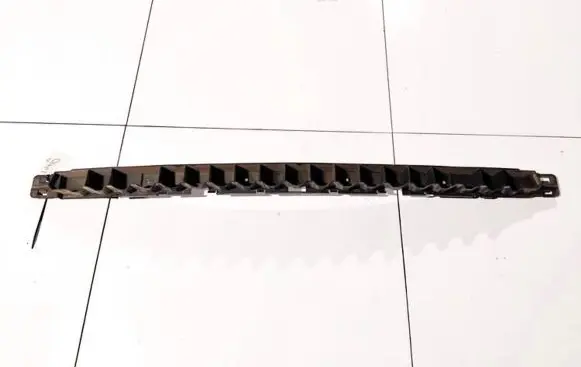 Volkswagen Polo IV 9N3 Rear bumper mounting bracket 6q6807863