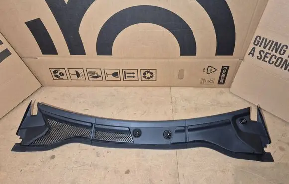 Mercedes-Benz B W246 W242 Wiper trim A2468300700 A2468300900 A2468350600