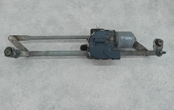 Skoda Octavia Mk2 (1Z) Front wiper linkage 
