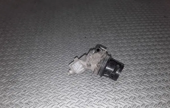 Mazda 3 I Windscreen/windshield washer pump 8603109120