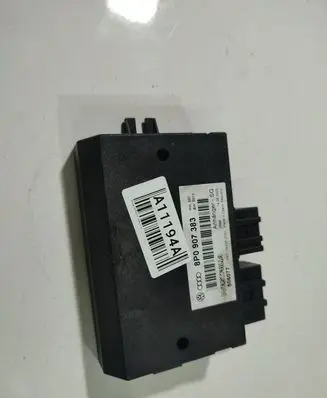 Skoda Octavia Mk2 (1Z) Tow bar relay 8P0907383