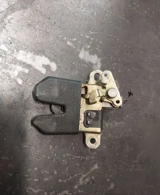 Volkswagen PASSAT B5 Tailgate/trunk/boot lock/catch/latch 3B5827505C
