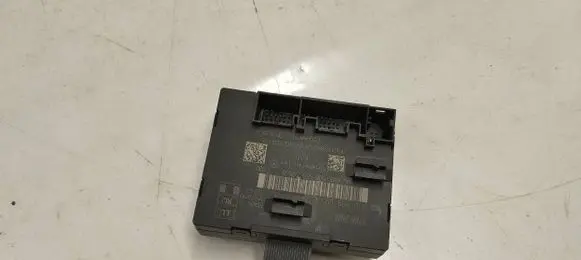 Audi A3 S3 8V Door control unit/module 5q0959595e