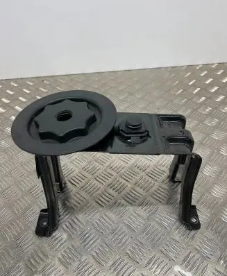 Battery bracket
