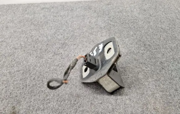 BMW 5 E39 Rear door lock loop/hook striker 8176350