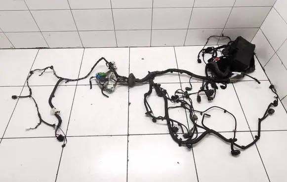 Ford Focus Engine installation wiring loom Av6t14a067bc Em5t14k733 Av6t14a067ac