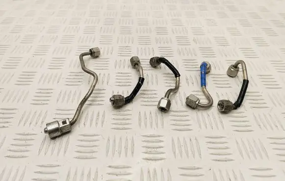 Ford Focus Fuel injector supply line/pipe HG9Q9C993AA