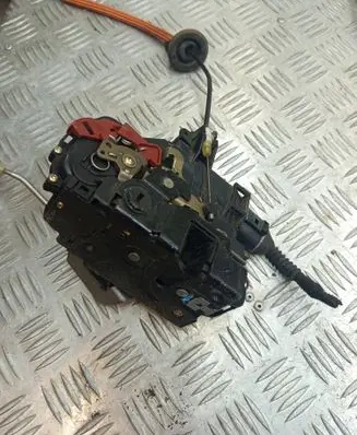 Audi A4 S4 B6 8E 8H Rear door lock 8E0839015C