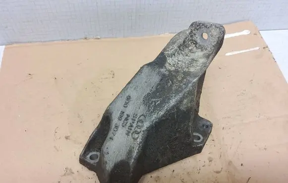 Volkswagen PASSAT B5 Engine mounting bracket 8D0199307L