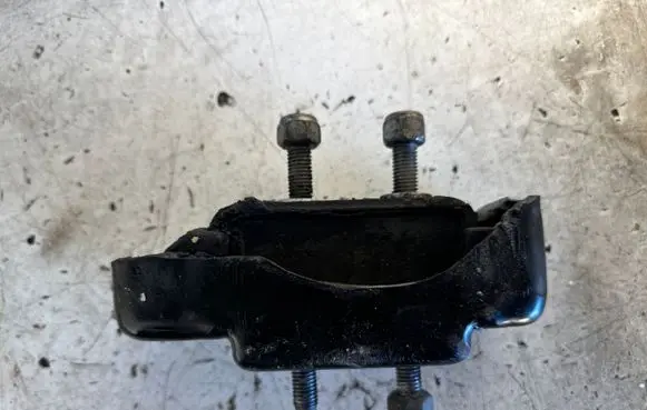 Iveco Daily 6th gen Engine mount bracket 5801283685