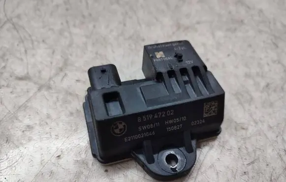 BMW 3 F30 F35 F31 Glow plug pre-heat relay 8519472 150827 E2110021046