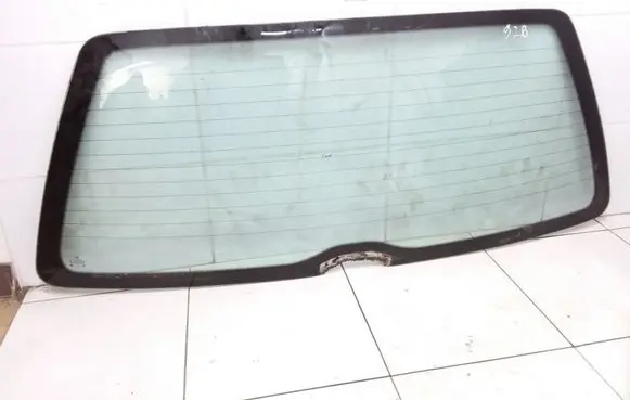 Volkswagen PASSAT B4 Rear windscreen/windshield window AS2