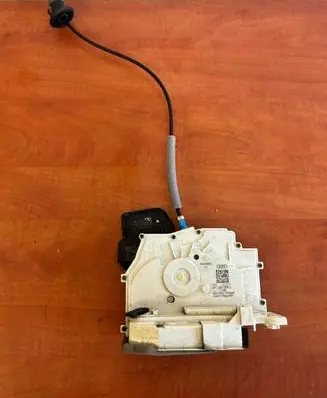 Audi A7 S7 4G Front door lock 4K1837016J