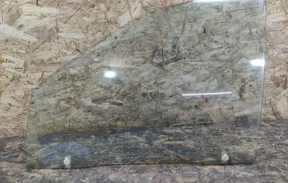 Hyundai Santa Fe Front door window glass four-door