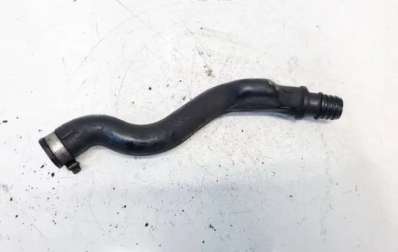 Volkswagen Golf III Breather hose/pipe 028103493Q