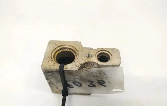 Air conditioning (A/C) expansion valve