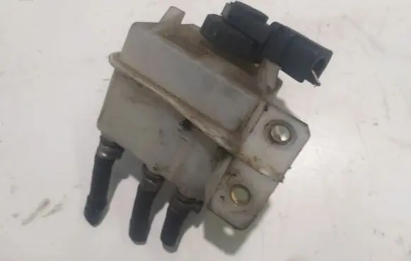 Brake fluid reservoir