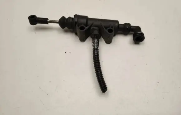 Mercedes-Benz A W176 Clutch master cylinder A2462900312