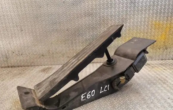 BMW 5 E60 E61 Accelerator throttle pedal 6772645