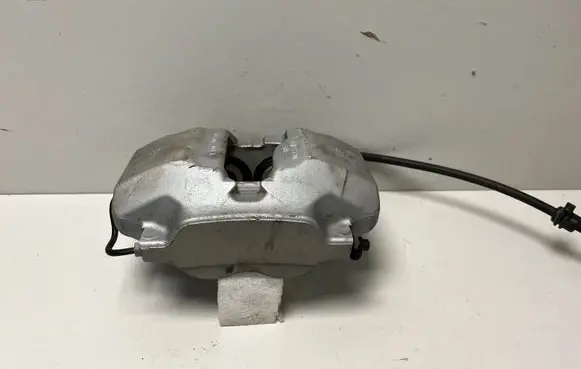 BMW X3 G01 Front brake caliper 6883484 6871584