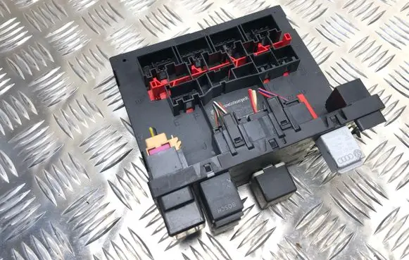 Volkswagen Golf V Other control units/modules 1K0937049T