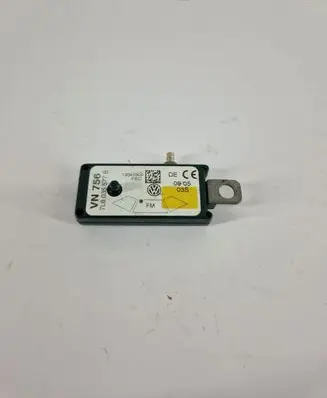 Volkswagen Touareg I Aerial antenna amplifier 7L6035577B