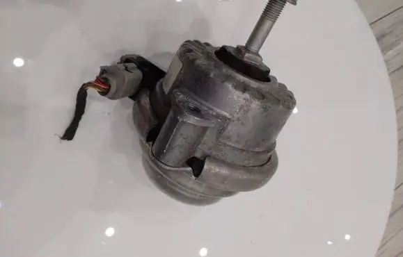 Porsche 718 Cayman 982 982c Engine mount vacuum valve 98137505982