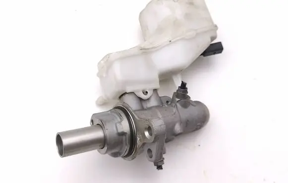 Audi A3 8Y Master brake cylinder 847495