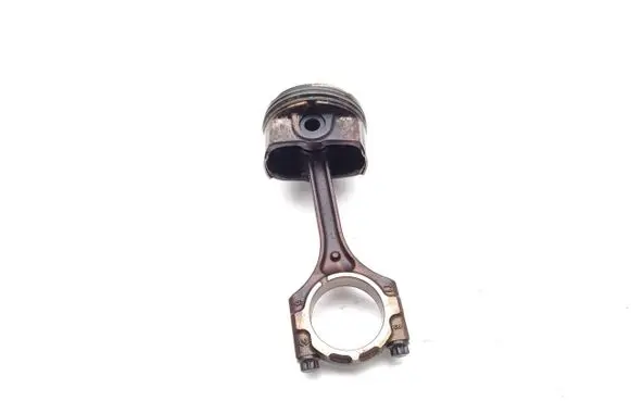 KIA Sportage Piston with connecting rod G4FD