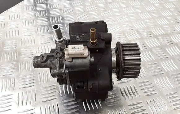 Citroen C4 I Picasso Fuel injection high pressure pump a2c53381555