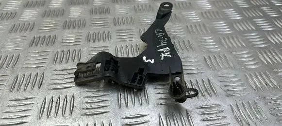Ford Mondeo MK V Fender mounting bracket DG9T14A301AE