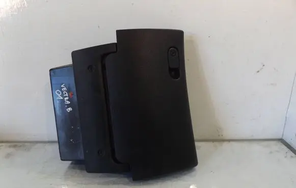 Opel Vectra B Glove box