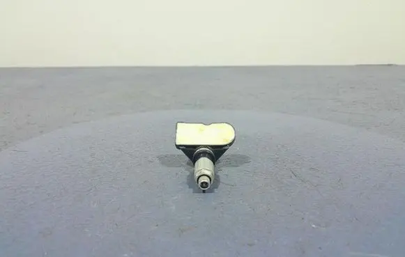 BMW X5 E53 Tire pressure sensor 6877936
