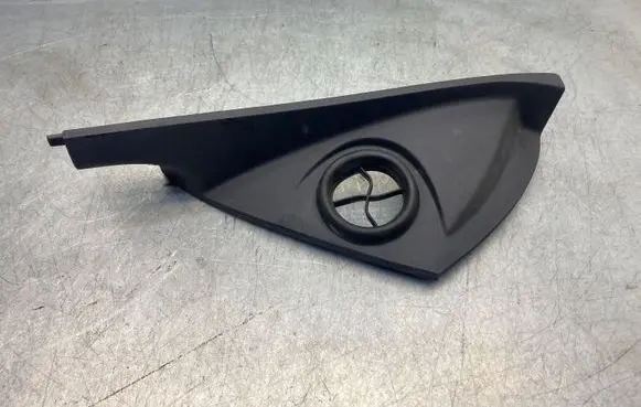 Volvo V50 Dashboard side end trim 30672382 33421M 6650774