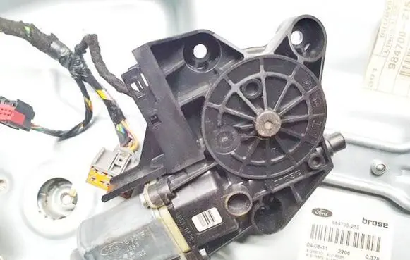 Ford Focus Front door window regulator motor 4m5t14553 4m5t-14553