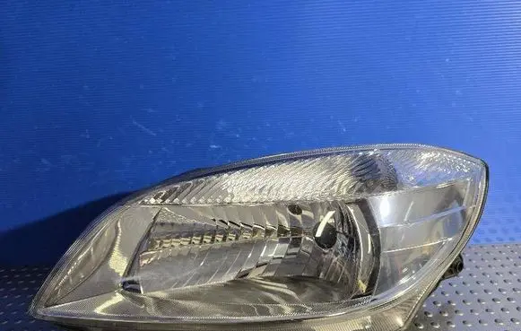 Skoda Fabia Mk2 (5J) Headlight/headlamp 5J1941015C