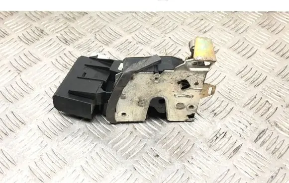 BMW 5 E39 Rear door lock 40620751 6711835265