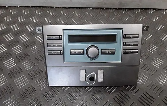 Toyota Corolla Verso E121 Climate control unit 559000F020 559020F010