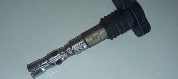 Volkswagen PASSAT B5.5 High voltage ignition coil 06B905115L