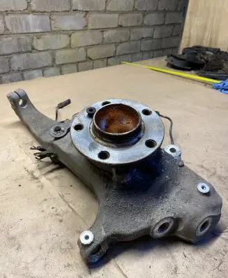 BMW 5 F10 F11 Front wheel hub