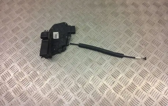 Jaguar XF X250 Front door lock 6W8A21813AD