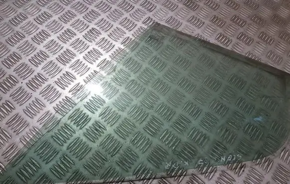 Renault Scenic I Front door vent window glass four-door 