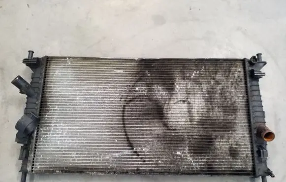Ford Focus C-MAX Coolant radiator 3M5H8005TL