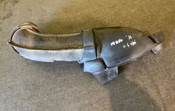 Opel Mokka Air intake duct part 94550568 1121355S02