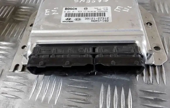 KIA Carens I Engine control unit/module 3912127312 0281011024 A6RSTI02