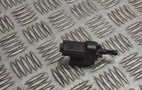 Clutch pedal sensor